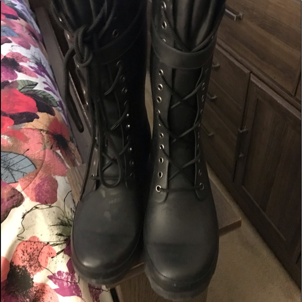 Water proof rain boots.